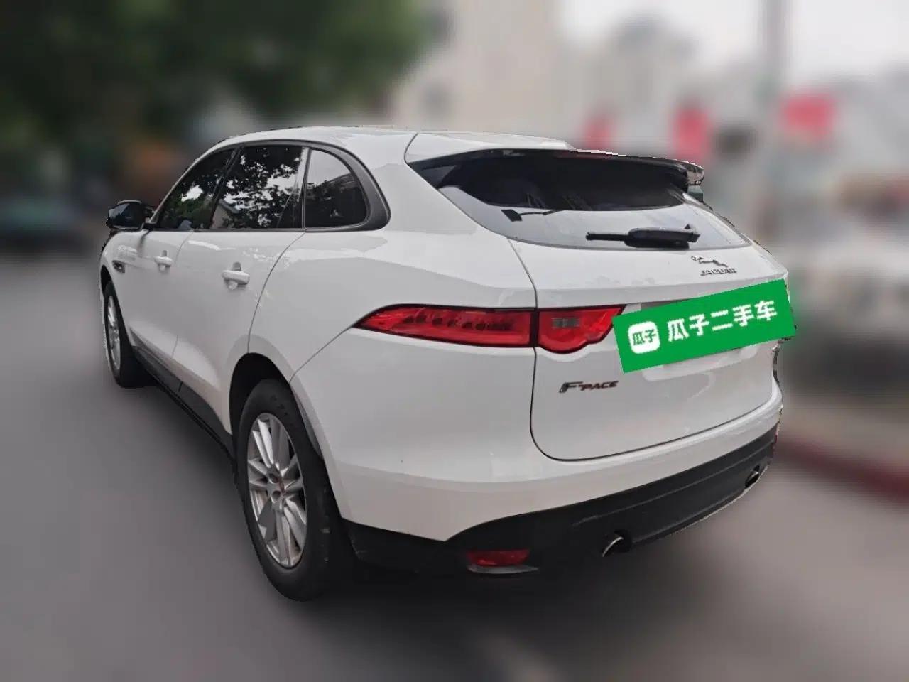 Jaguar F-PACE 2016 2.0T Two-Wheel Drive Urban Luxury Edition — миниатюра 4