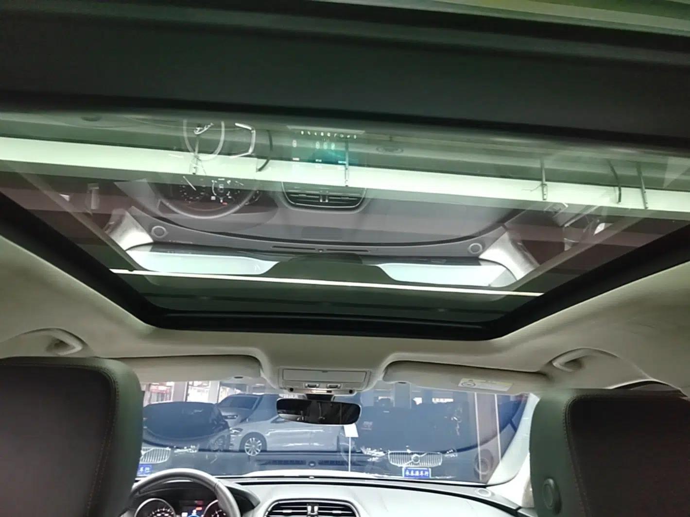 Jaguar F-PACE 2019 2.0T Four-Wheel Drive Urban Luxury Edition — миниатюра 20