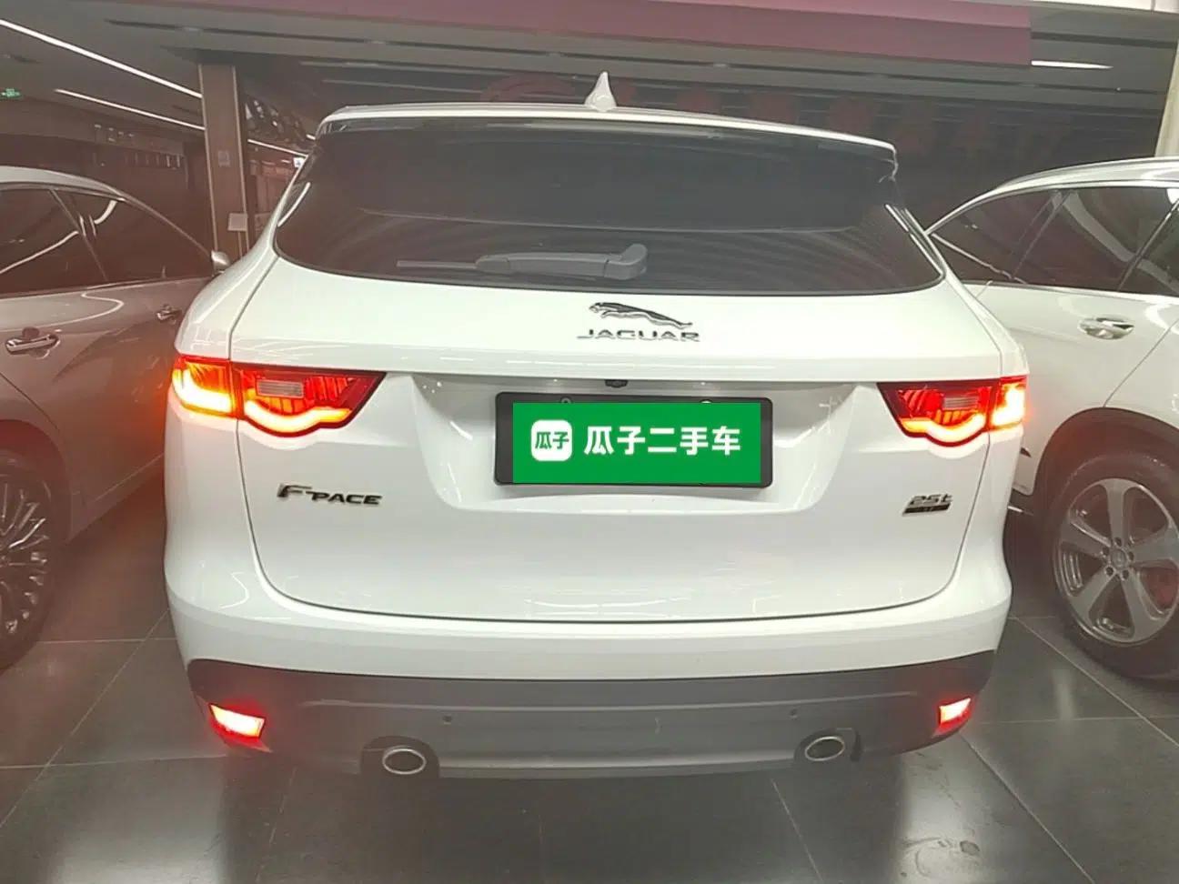 Jaguar F-PACE 2019 2.0T Four-Wheel Drive Urban Luxury Edition — миниатюра 3