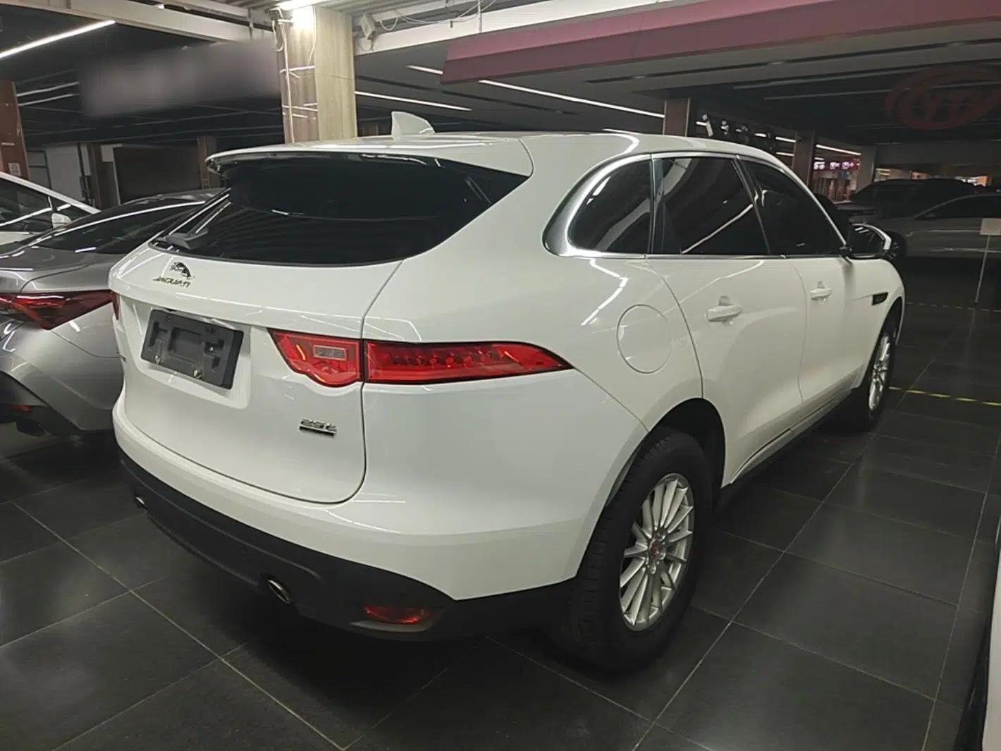 Jaguar F-PACE 2019 2.0T Four-Wheel Drive Urban Luxury Edition — миниатюра 4