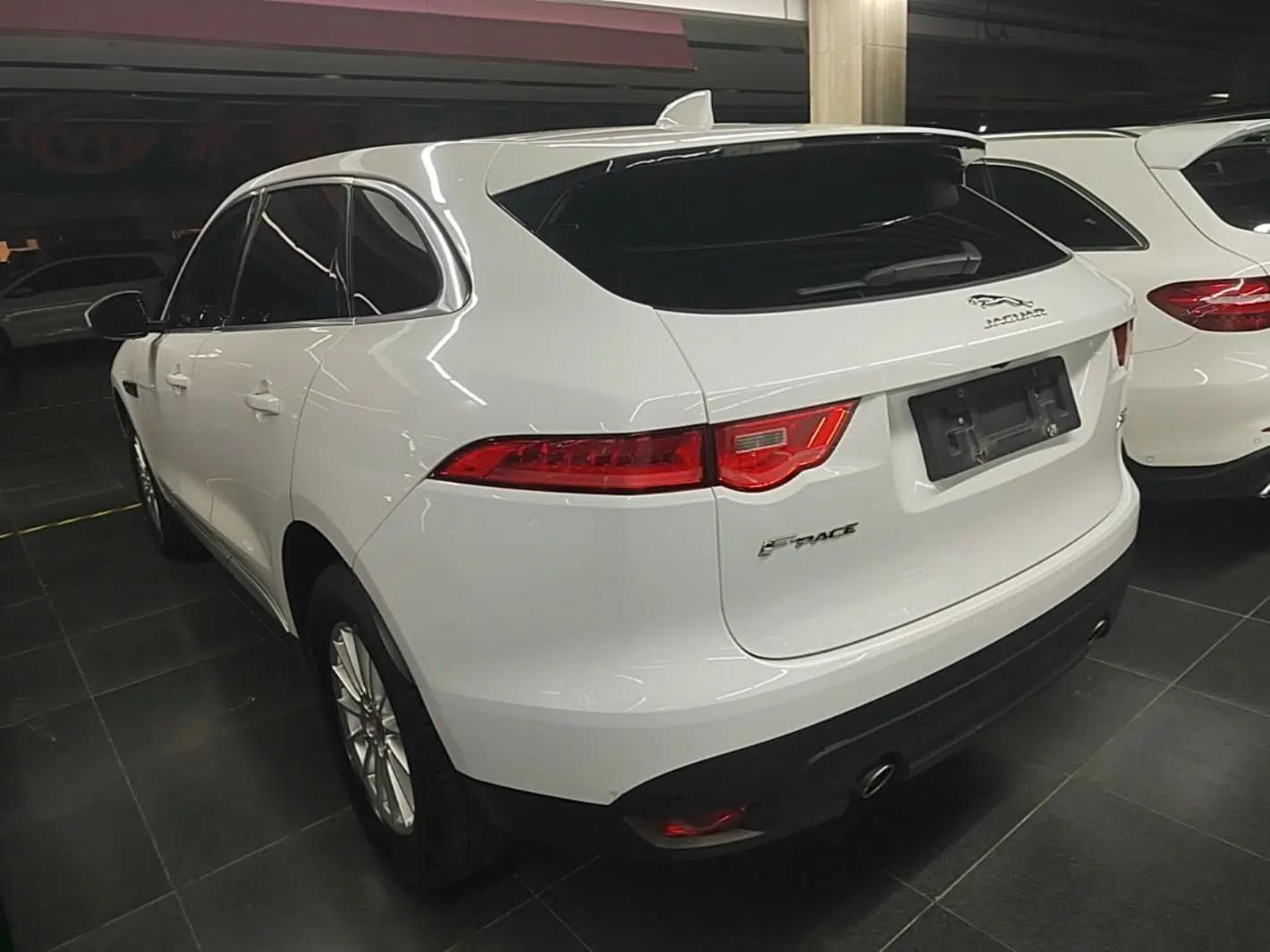 Jaguar F-PACE 2019 2.0T Four-Wheel Drive Urban Luxury Edition — миниатюра 7