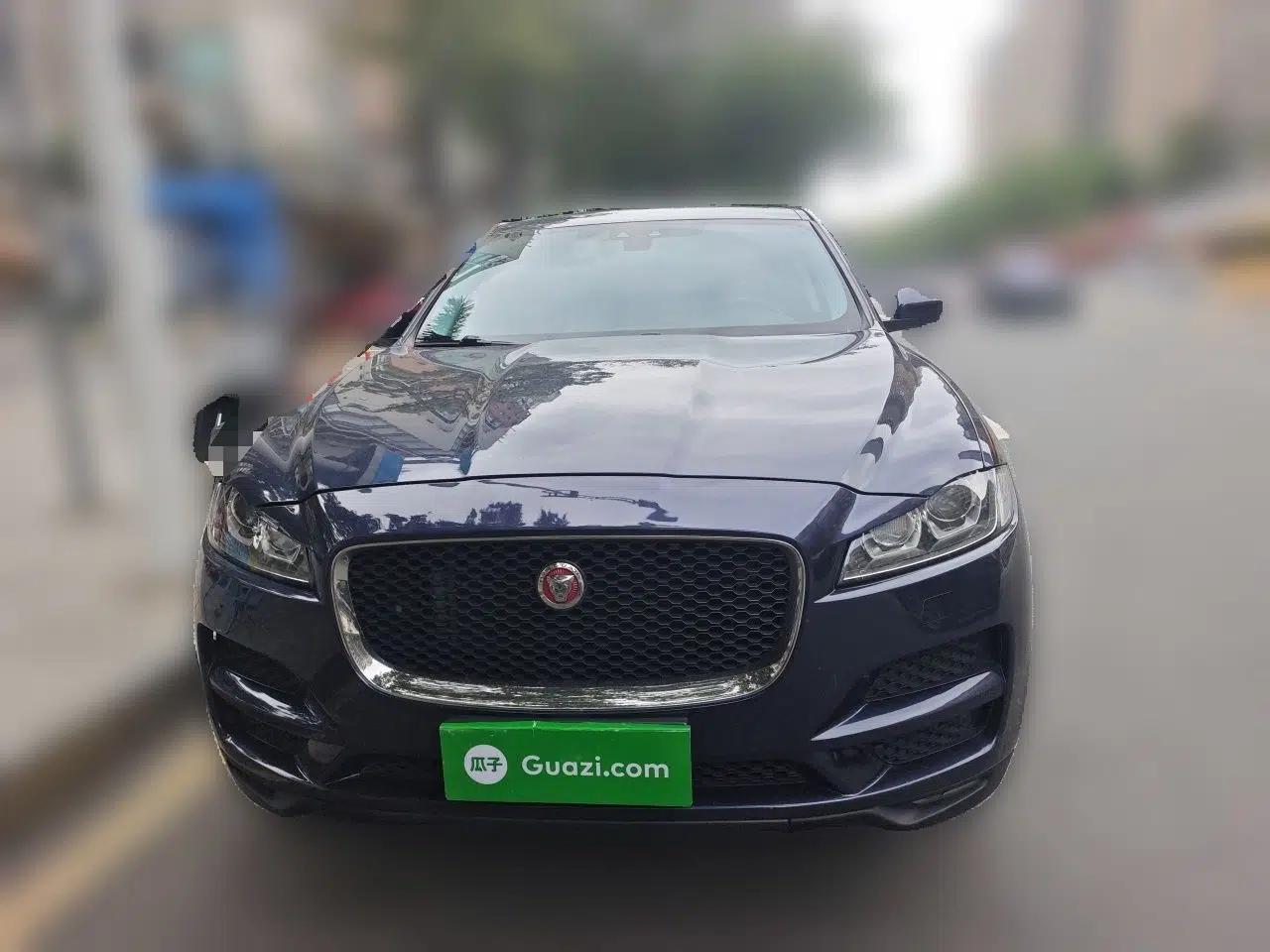Jaguar F-PACE 2016 2.0T Two-Wheel Drive Urban Luxury Edition — миниатюра 2