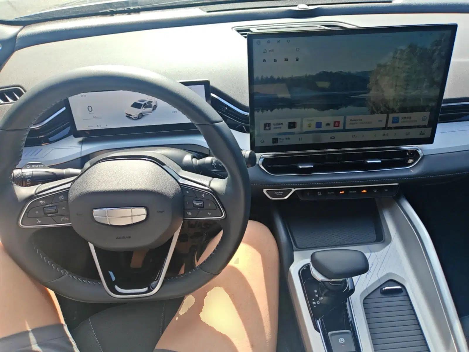 Geely Auto Preface 2025 Dongfang Yao 1.5TD Kunlun Edition — миниатюра 13