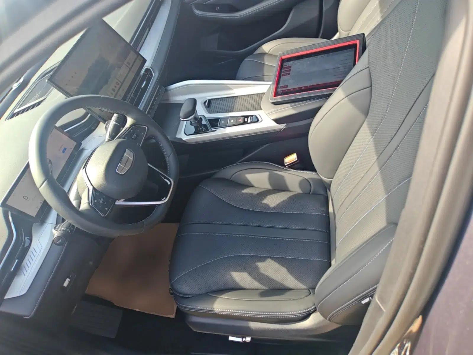 Geely Auto Preface 2025 Dongfang Yao 1.5TD Kunlun Edition — миниатюра 18