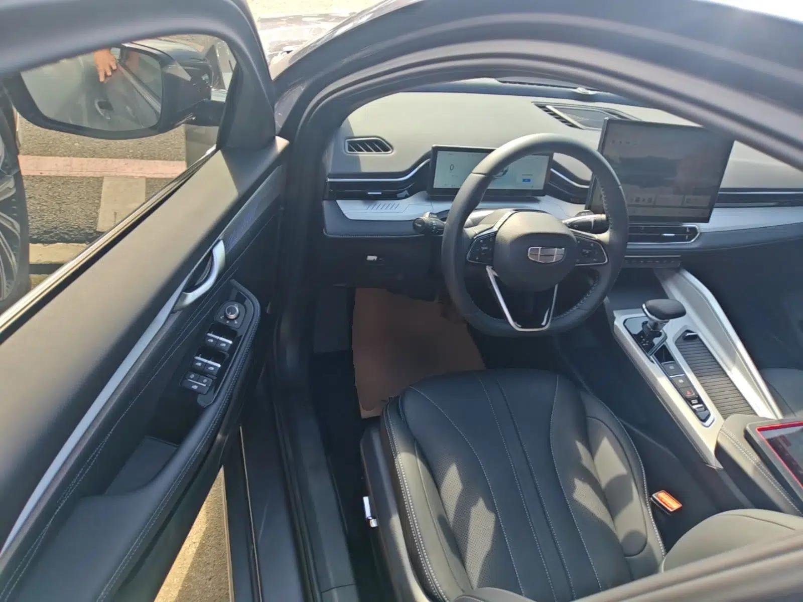 Geely Auto Preface 2025 Dongfang Yao 1.5TD Kunlun Edition — миниатюра 19