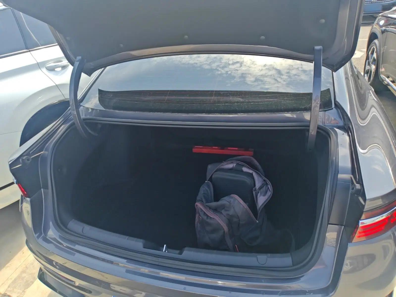 Geely Auto Preface 2025 Dongfang Yao 1.5TD Kunlun Edition — миниатюра 22