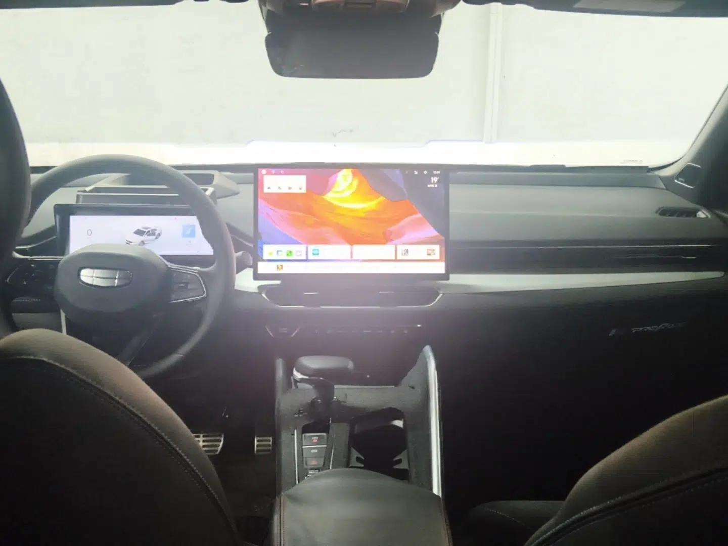Geely Auto Preface 2025 Dongfang Yao 2.0TD Moonlight Edition — миниатюра 13