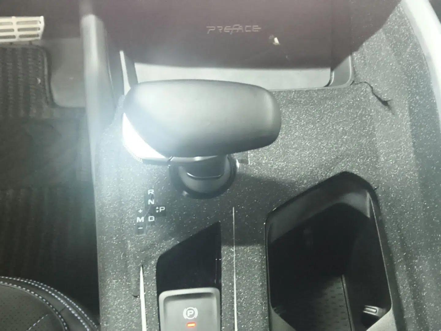 Geely Auto Preface 2025 Dongfang Yao 2.0TD Moonlight Edition — миниатюра 17