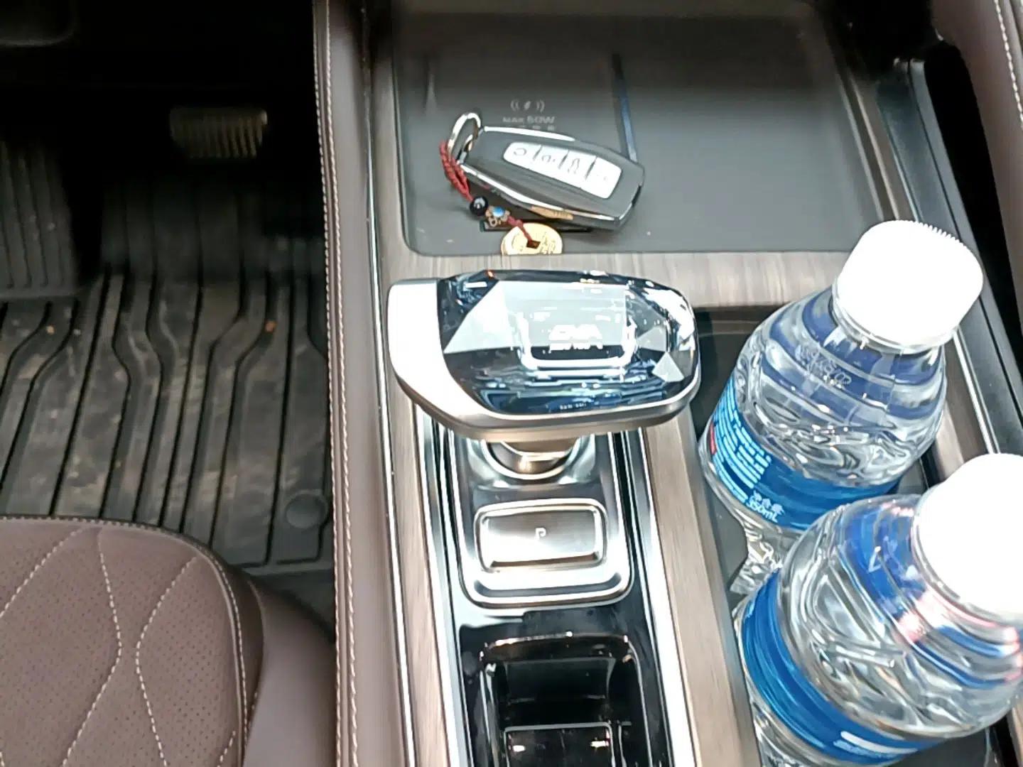 Geely Auto Monjaro L 2026 Model Oriental Yao 2.0TD Automatic Wangyue Edition — миниатюра 16