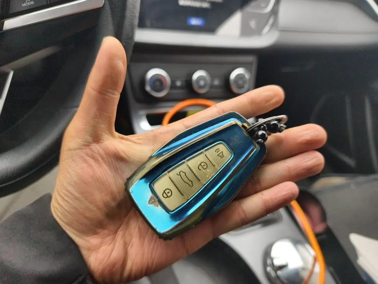Geely Auto Emgrand 2020 1.5L Manual Comfort Version — миниатюра 9