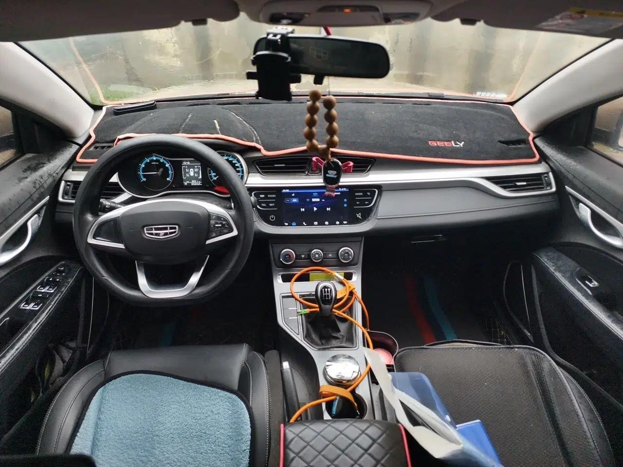 Geely Auto Emgrand 2020 1.5L Manual Comfort Version — миниатюра 10