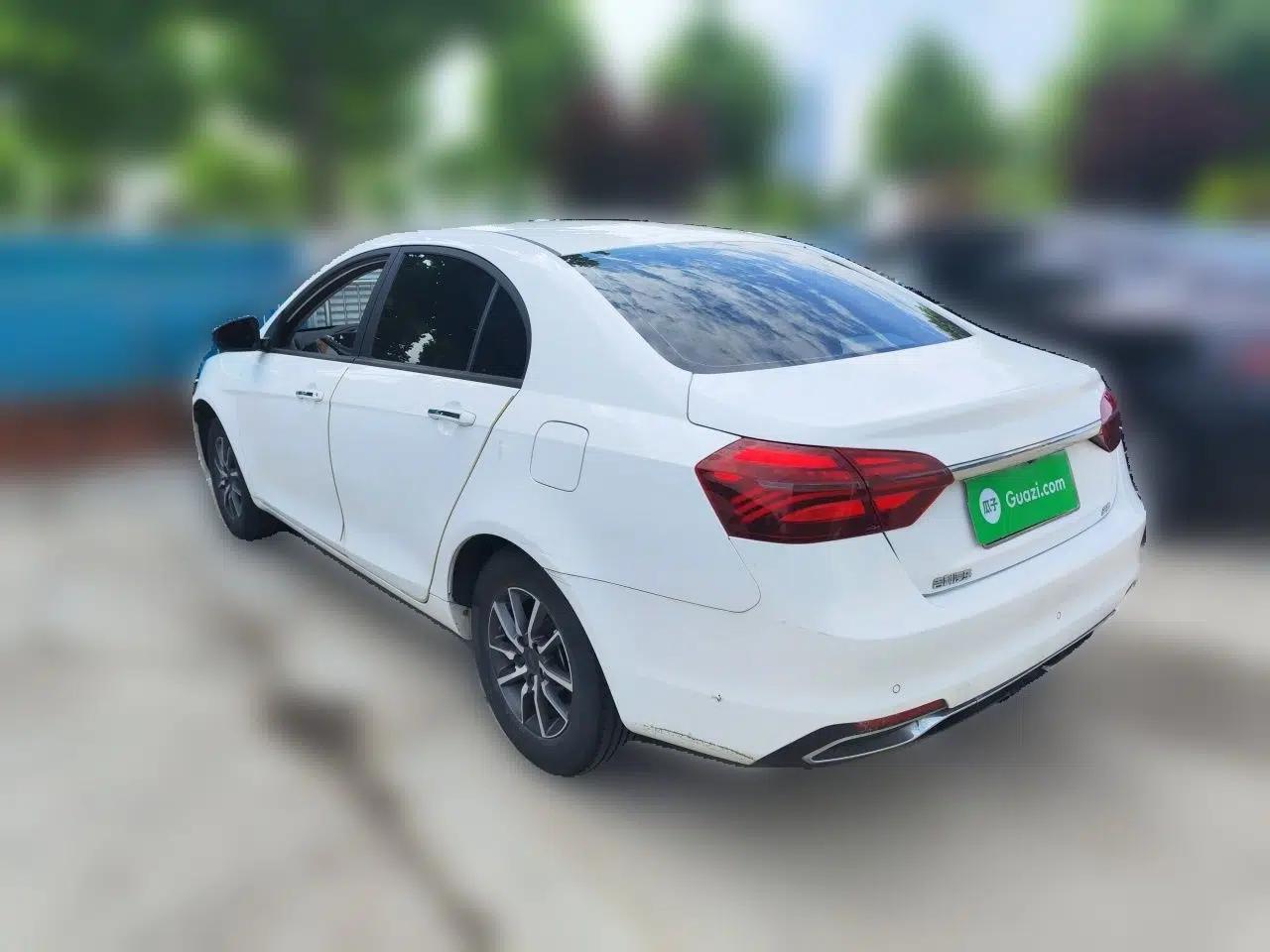 Geely Auto Emgrand 2019 Leading Edition 1.5L Manual Luxury Model China VI Standard — миниатюра 4