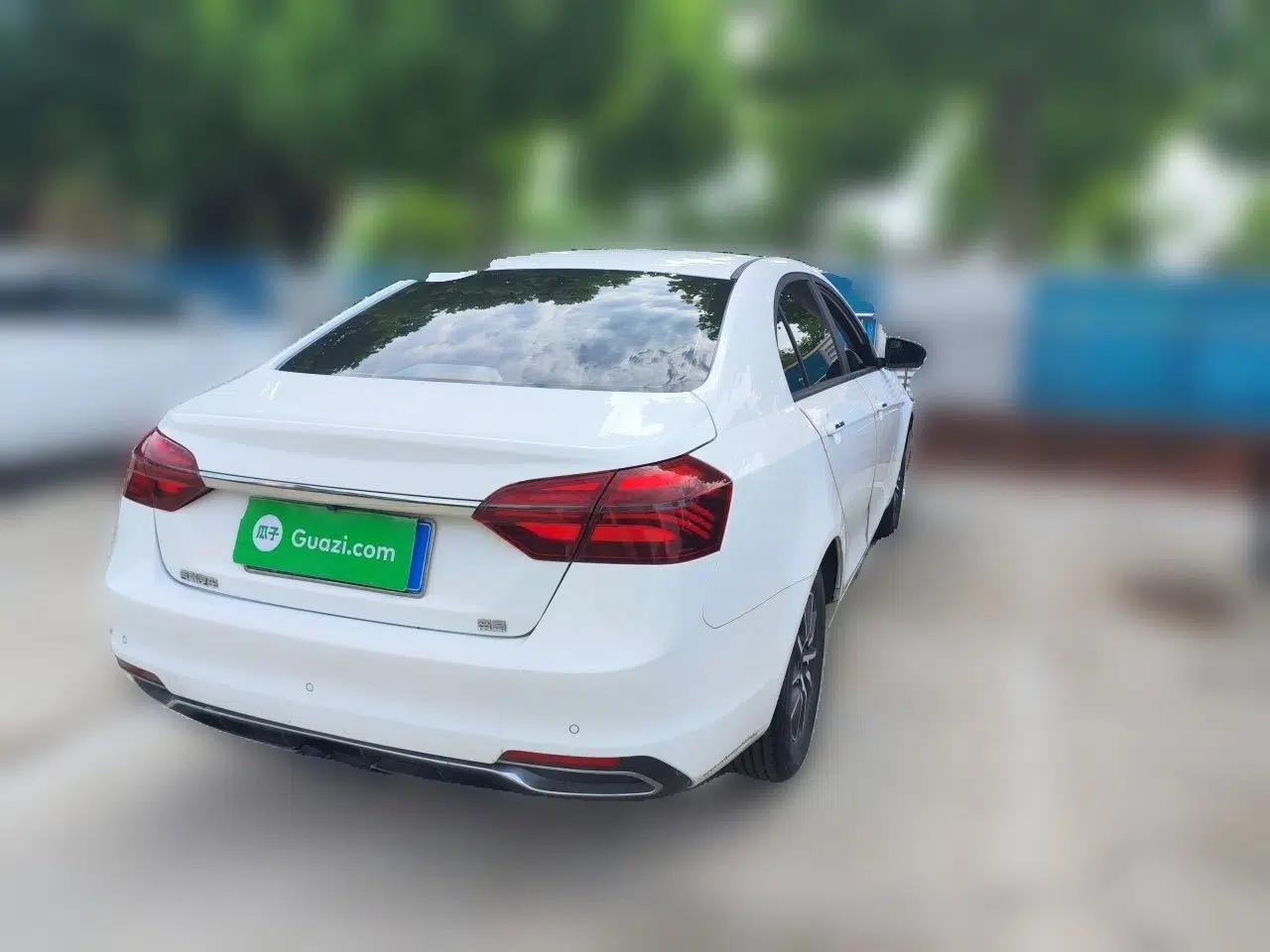 Geely Auto Emgrand 2019 Leading Edition 1.5L Manual Luxury Model China VI Standard — миниатюра 6