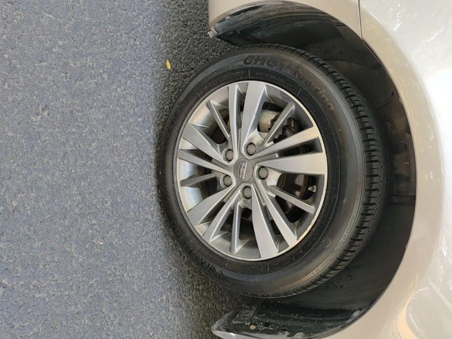 Geely Auto Emgrand 2018 1.5L Manual Upward Connect Edition — миниатюра 8