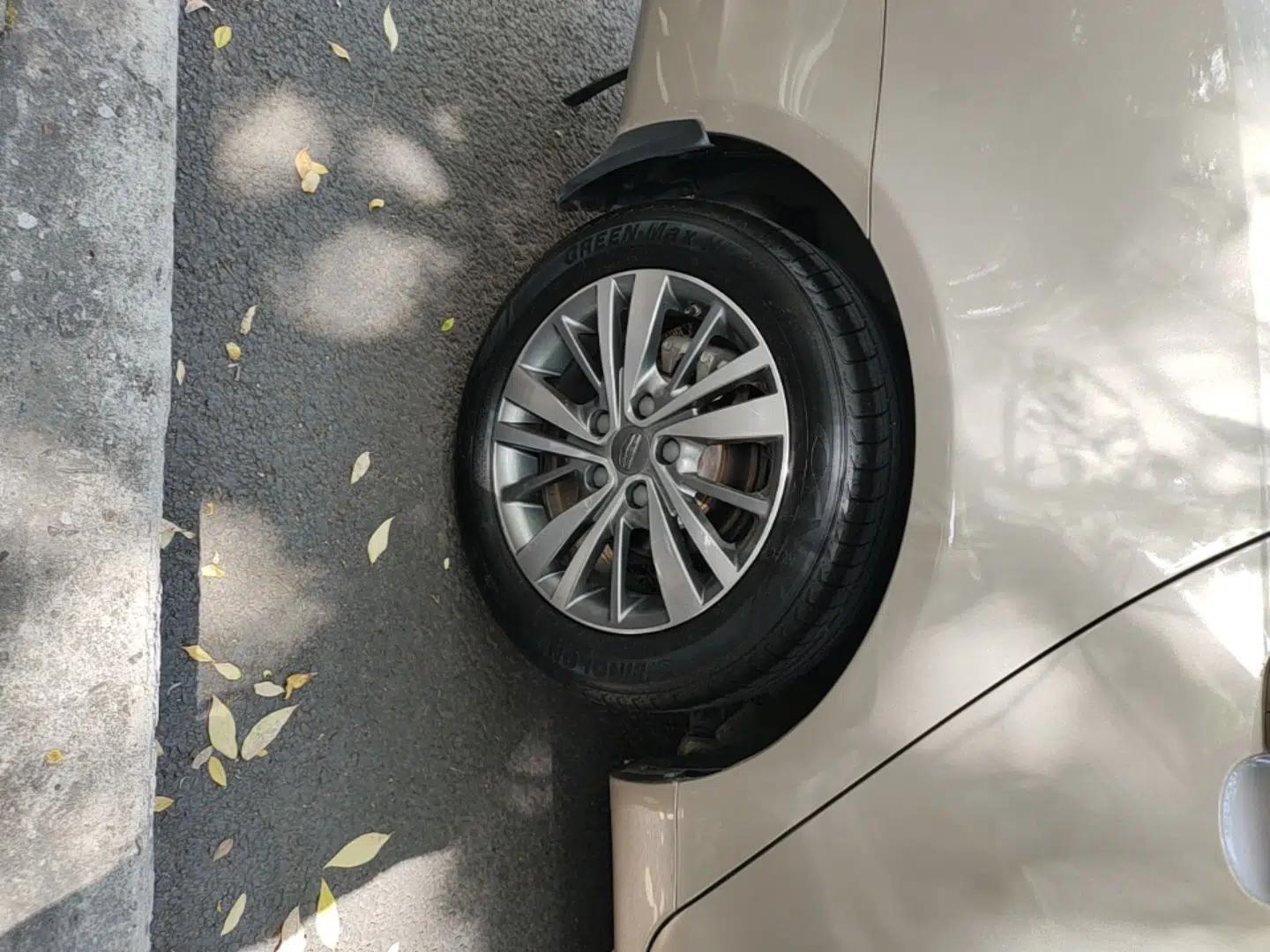 Geely Auto Emgrand 2018 1.5L Manual Upward Connect Edition — миниатюра 10
