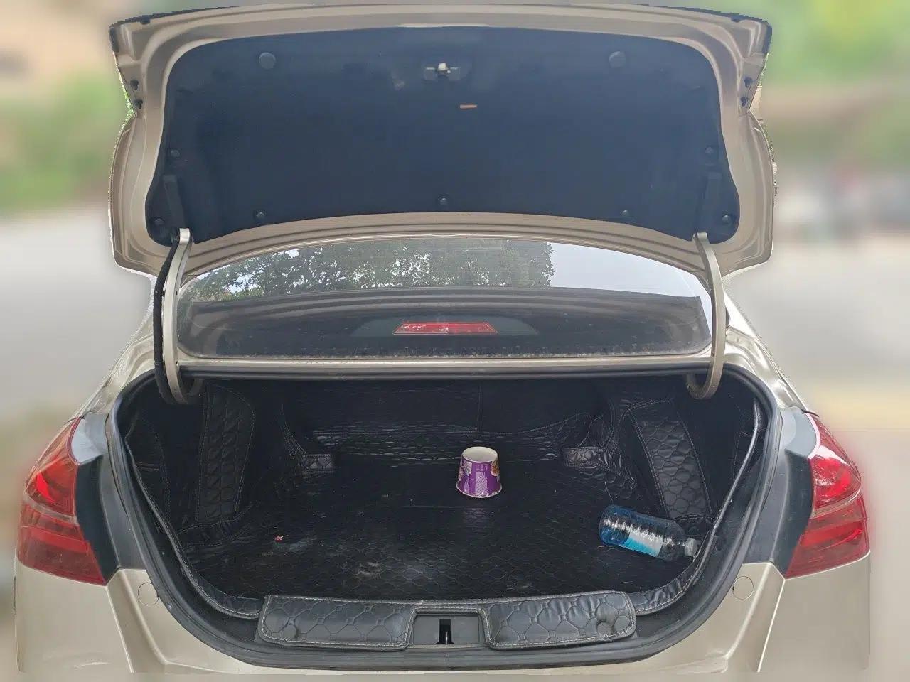 Geely Auto Emgrand 2018 1.5L Manual Upward Connect Edition — миниатюра 20