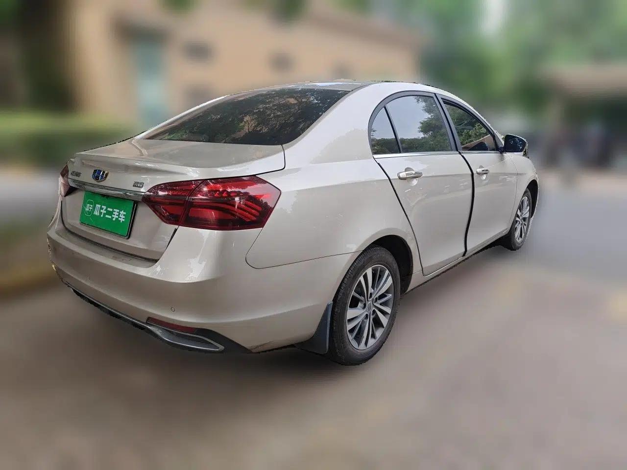 Geely Auto Emgrand 2018 1.5L Manual Upward Connect Edition — миниатюра 6