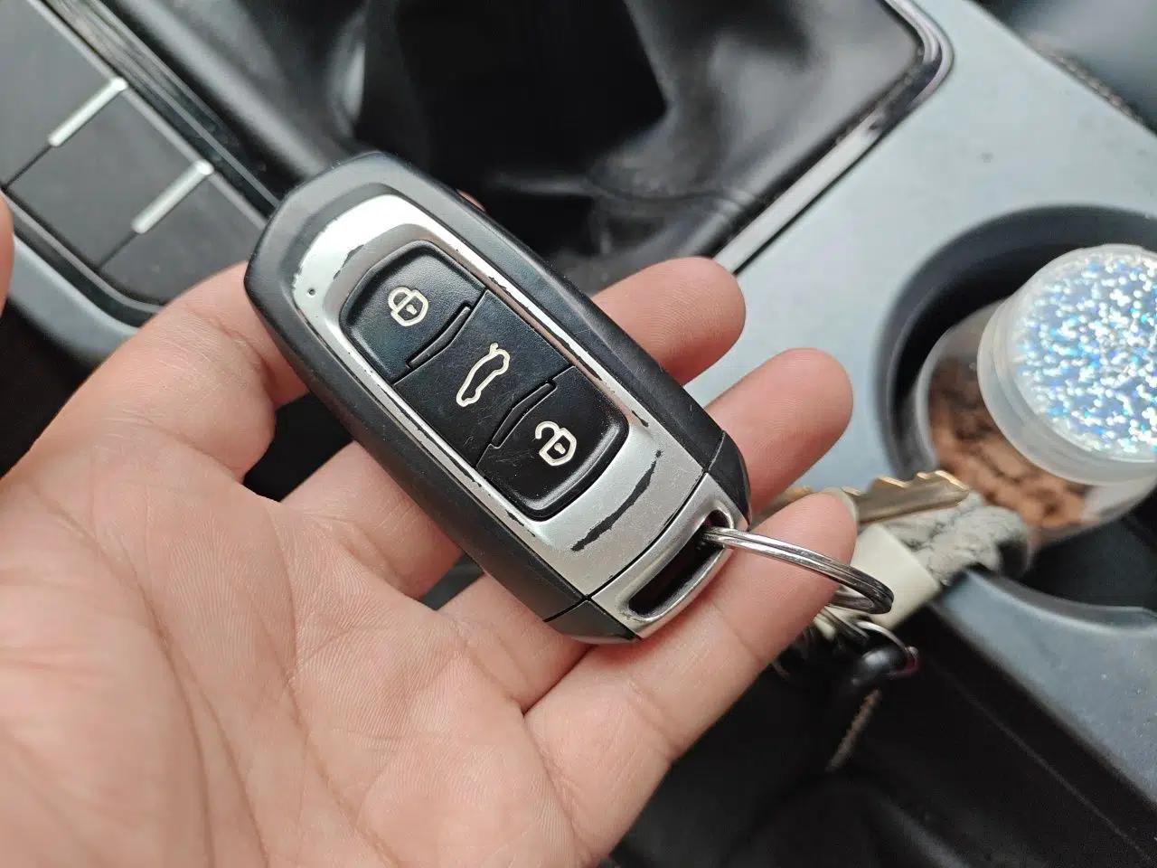 Geely Auto Emgrand 2018 1.5L Manual Upward Connect Edition — миниатюра 9