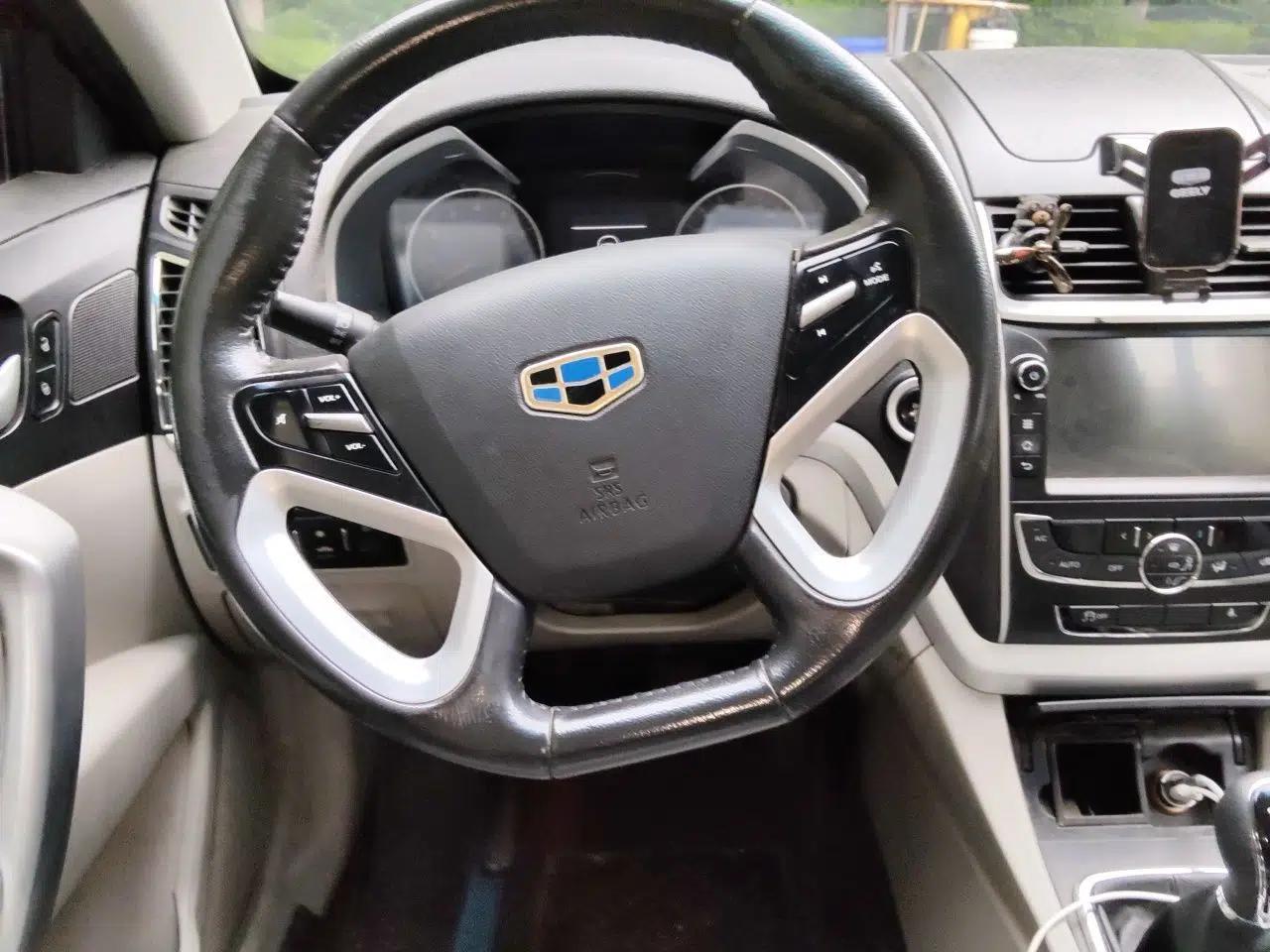 Geely Auto Emgrand 2016 Sedan 1.5L Manual Luxury Model — миниатюра 11