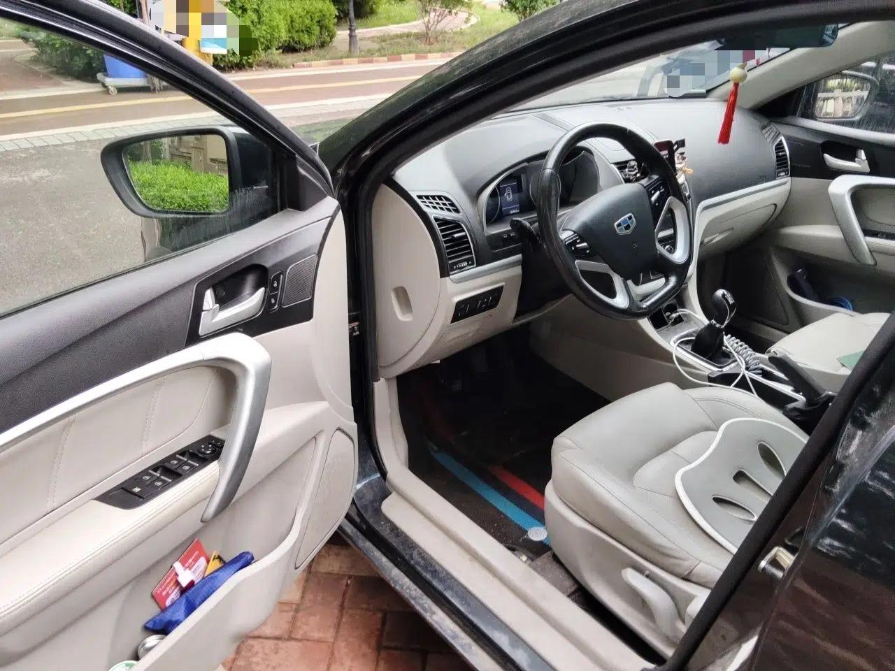 Geely Auto Emgrand 2016 Sedan 1.5L Manual Luxury Model — миниатюра 17