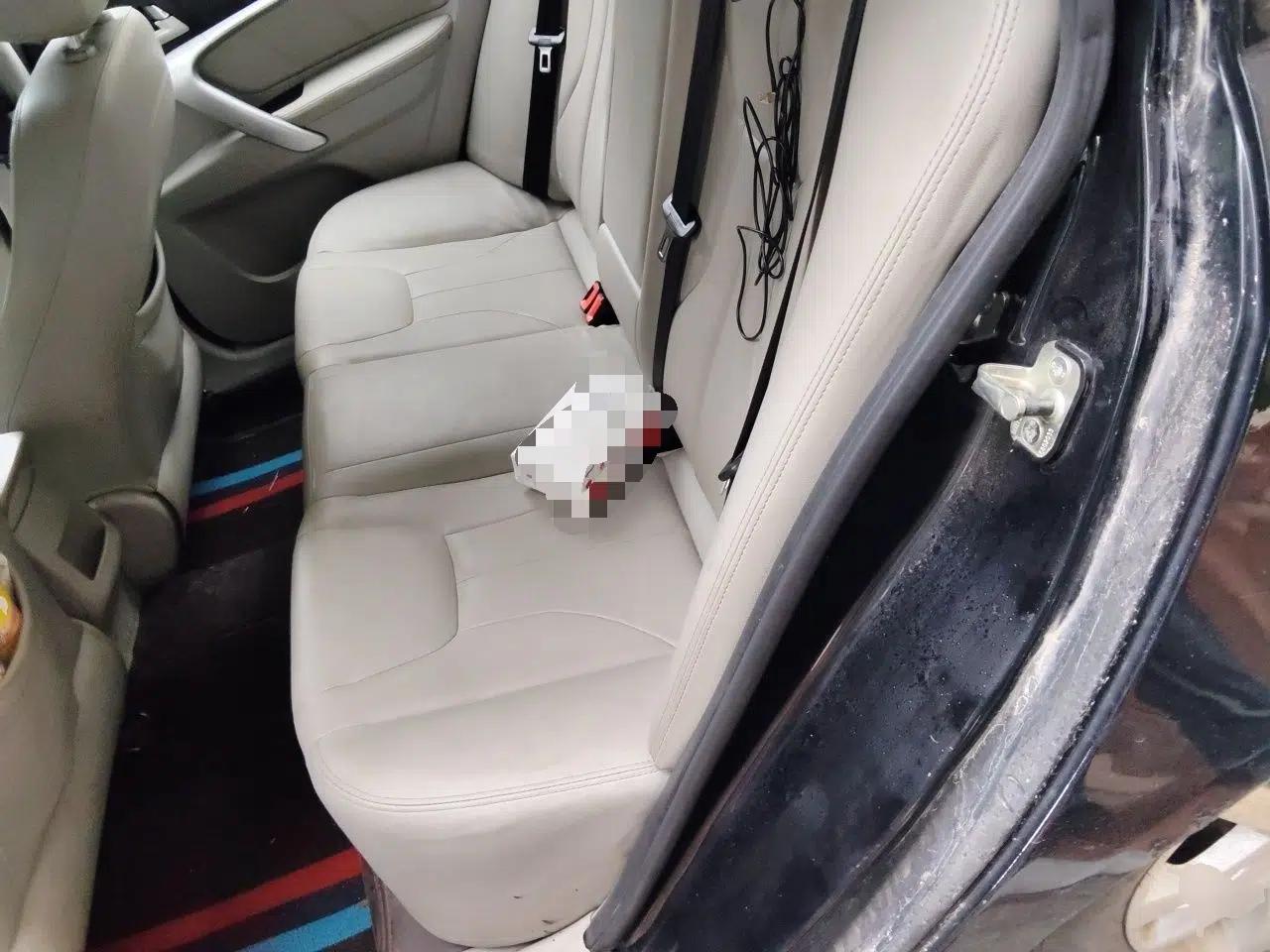 Geely Auto Emgrand 2016 Sedan 1.5L Manual Luxury Model — миниатюра 18