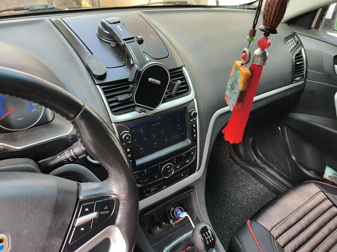 Geely Auto Emgrand 2016 Sedan 1.5L Manual Upward Edition — миниатюра 14