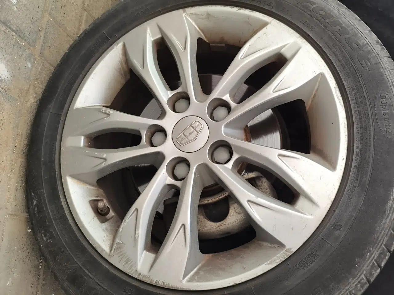 Geely Auto Emgrand 2016 Sedan 1.5L Manual Upward Edition — миниатюра 8
