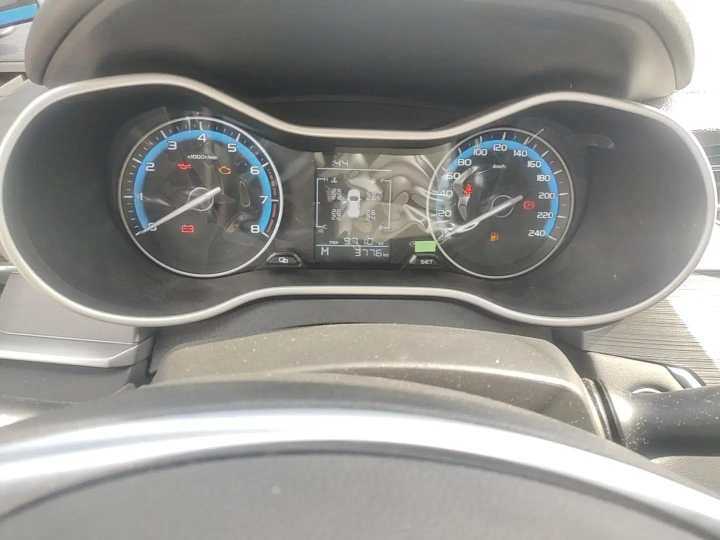Geely Auto Emgrand 2021 UP 1.5L Manual Comfort Model — миниатюра 15