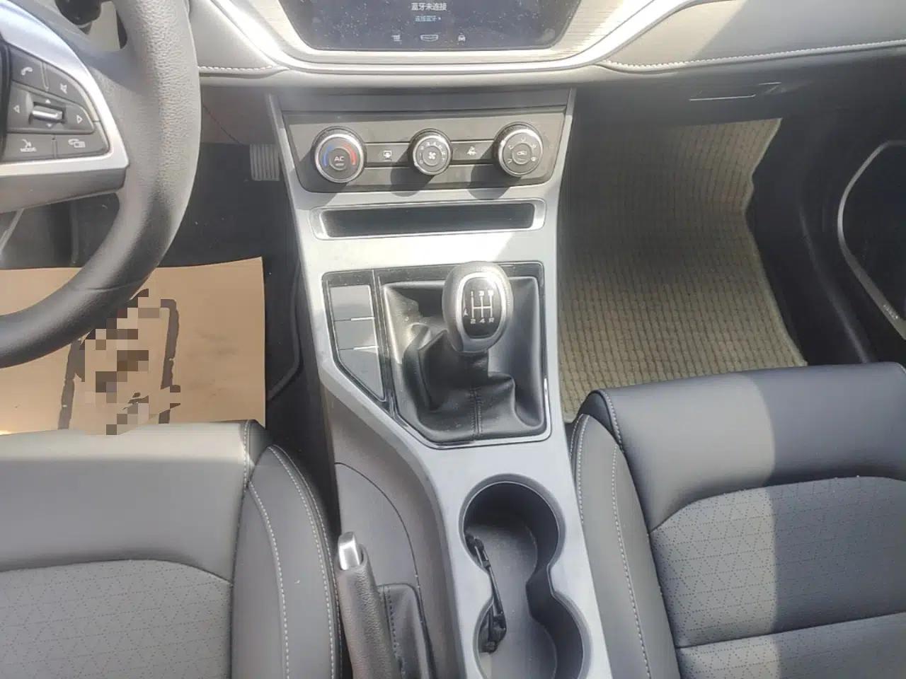 Geely Auto Emgrand 2021 UP 1.5L Manual Comfort Model — миниатюра 17