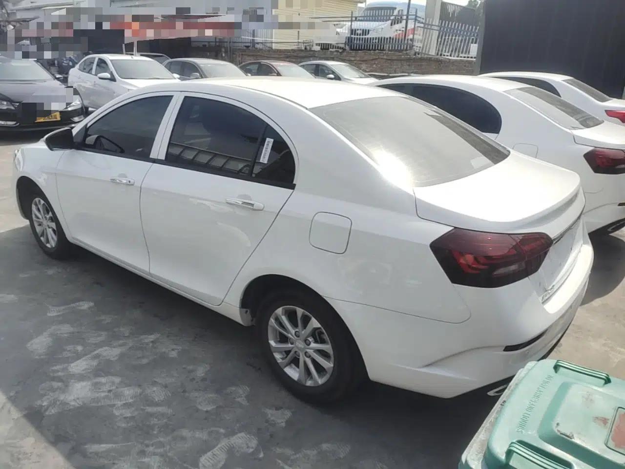 Geely Auto Emgrand 2021 UP 1.5L Manual Comfort Model — миниатюра 4