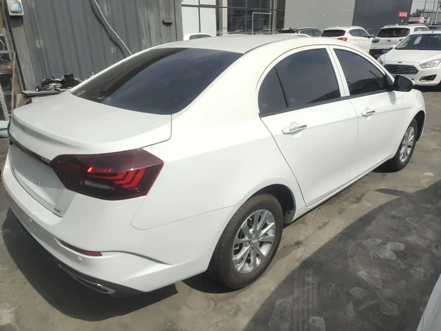 Geely Auto Emgrand 2021 UP 1.5L Manual Comfort Model — миниатюра 6