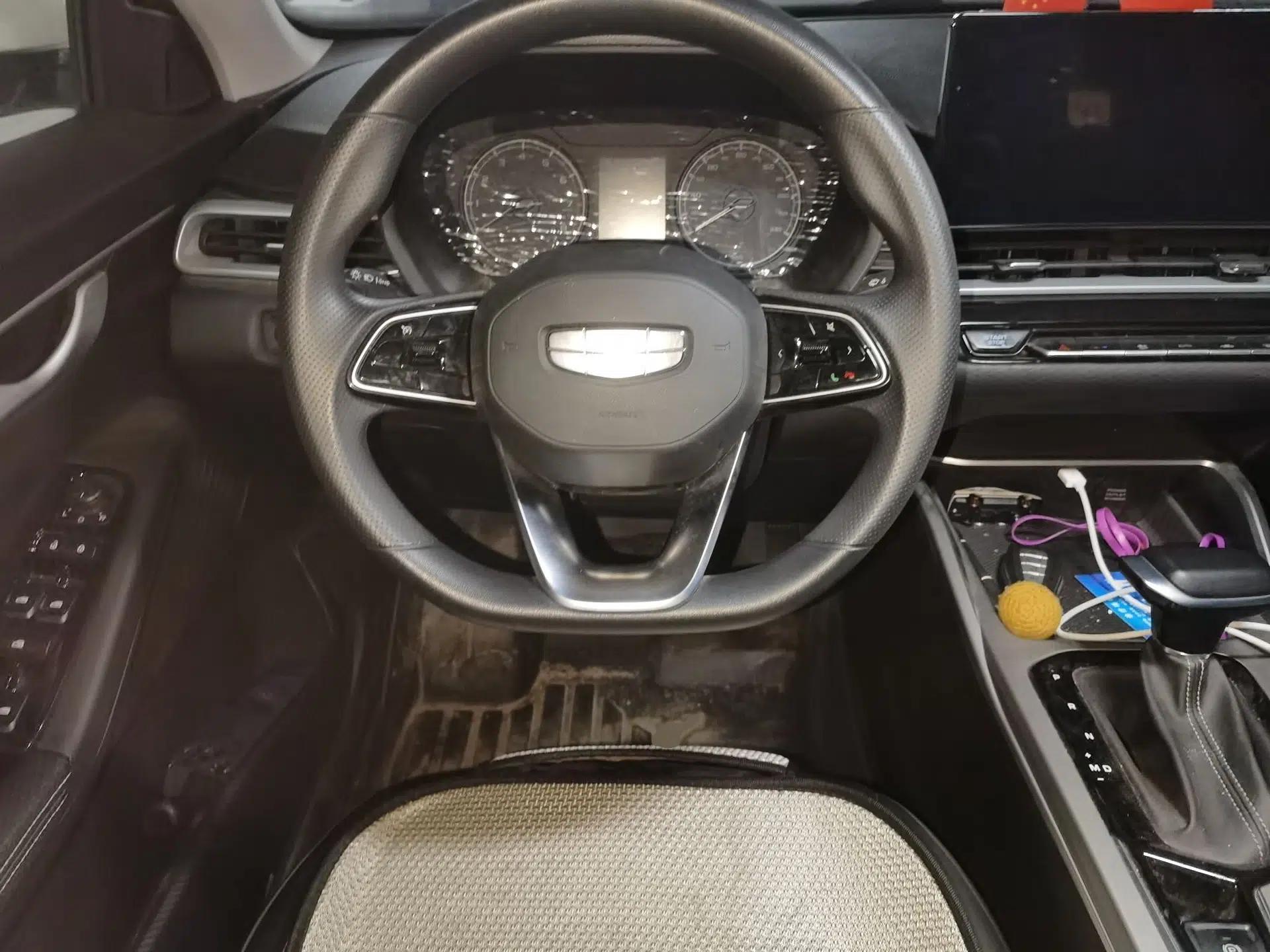 Geely Auto Emgrand 2025 4th Generation 1.5L CVT Starry Edition — миниатюра 11