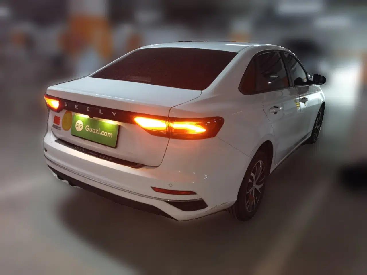 Geely Auto Emgrand 2025 4th Generation 1.5L CVT Starry Edition — миниатюра 6