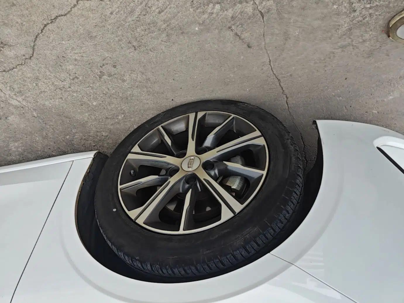 Geely Auto Emgrand 2023 4th Generation Champion Edition 1.5L CVT Prestige Model — миниатюра 9