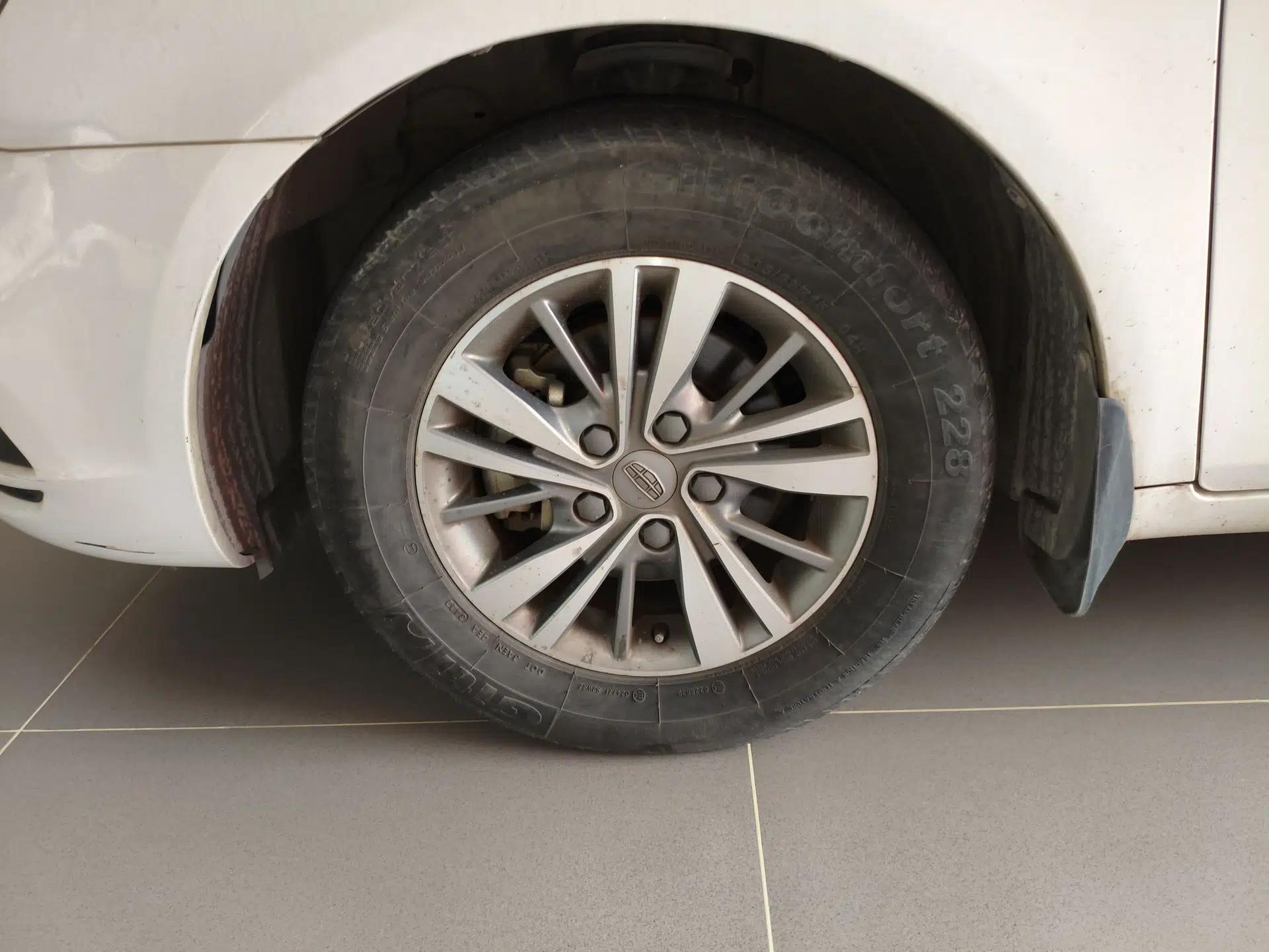Geely Auto Emgrand 2018 1.5L CVT Luxury Model — миниатюра 9