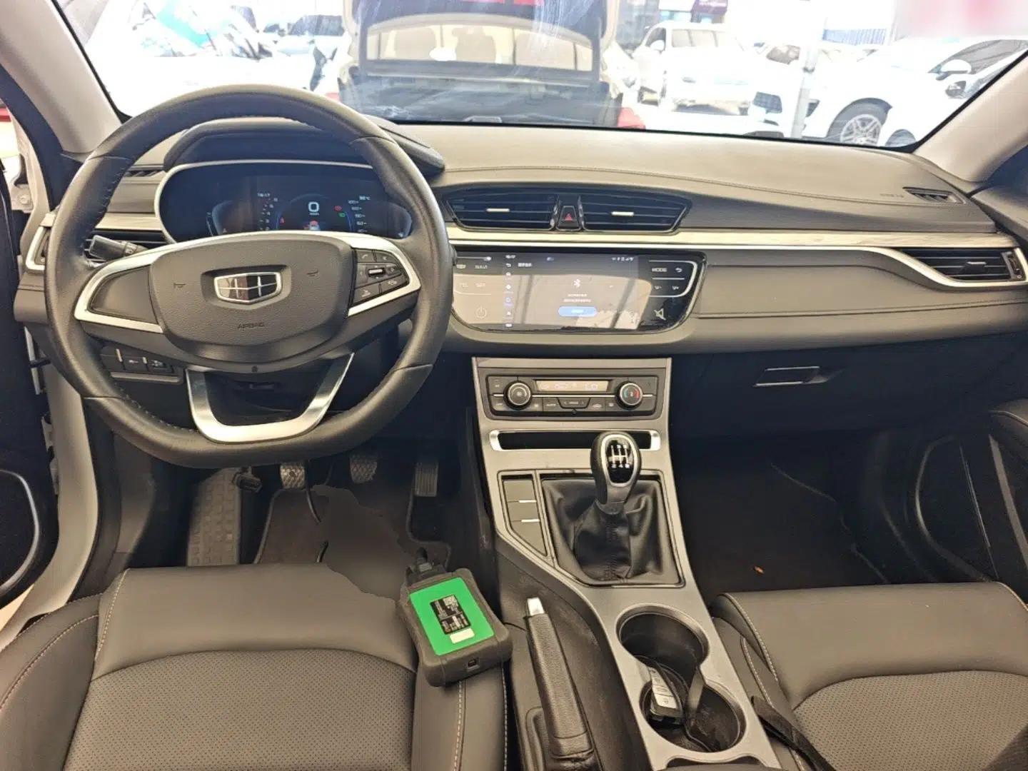 Geely Auto Emgrand 2019 Leading Edition 1.5L Manual Upgraded Connectivity Model China V Standard — миниатюра 13