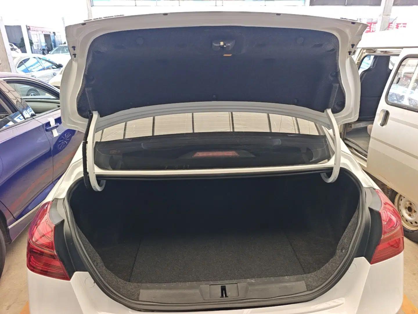 Geely Auto Emgrand 2019 Leading Edition 1.5L Manual Upgraded Connectivity Model China V Standard — миниатюра 22