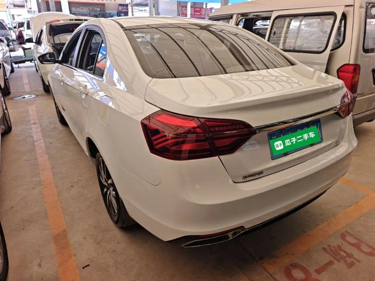 Geely Auto Emgrand 2019 Leading Edition 1.5L Manual Upgraded Connectivity Model China V Standard — миниатюра 4