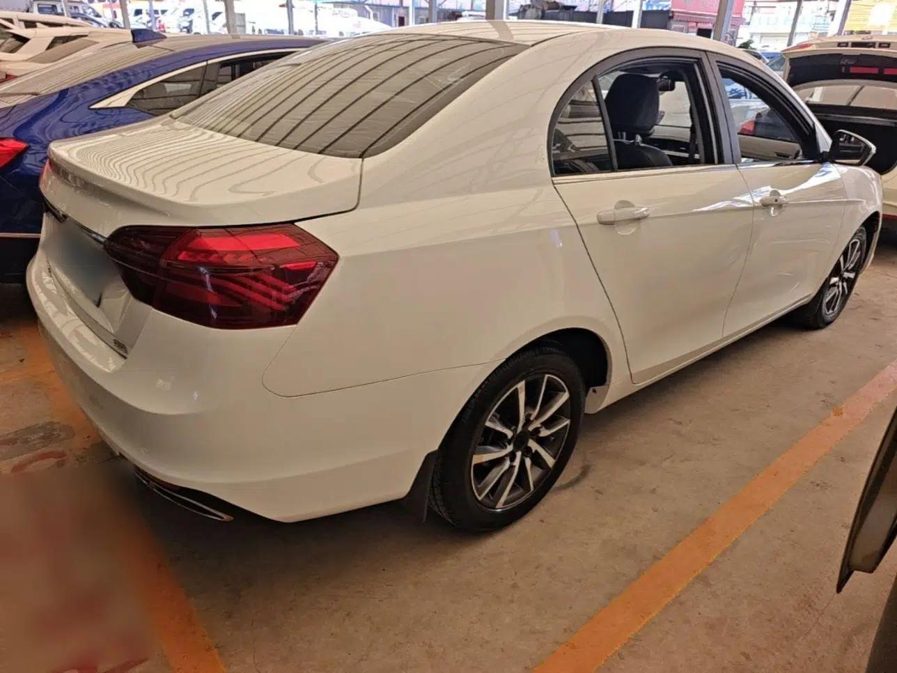 Geely Auto Emgrand 2019 Leading Edition 1.5L Manual Upgraded Connectivity Model China V Standard — миниатюра 6