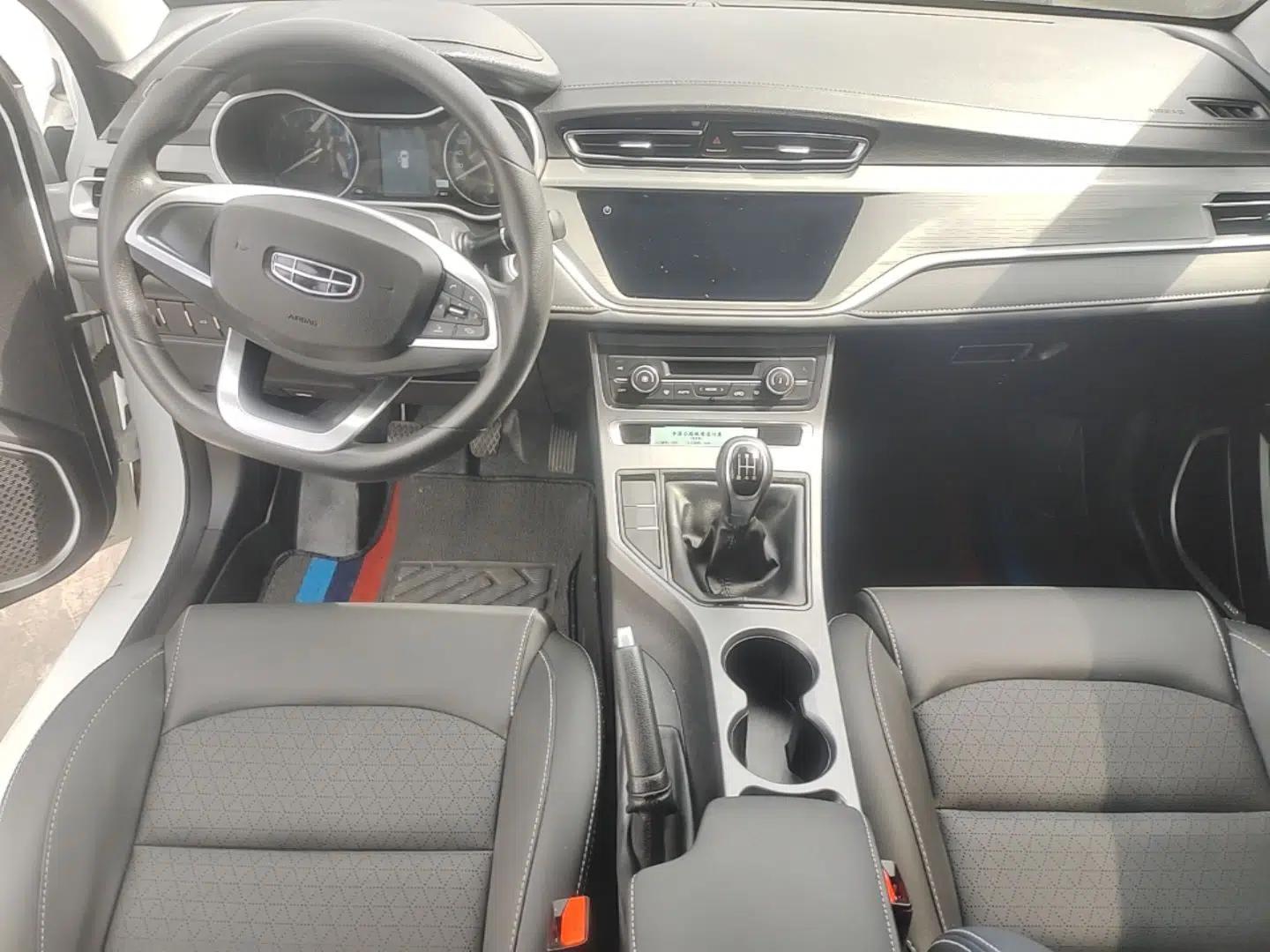 Geely Auto Emgrand 2021 UP 1.5L Manual Luxury Model — миниатюра 13