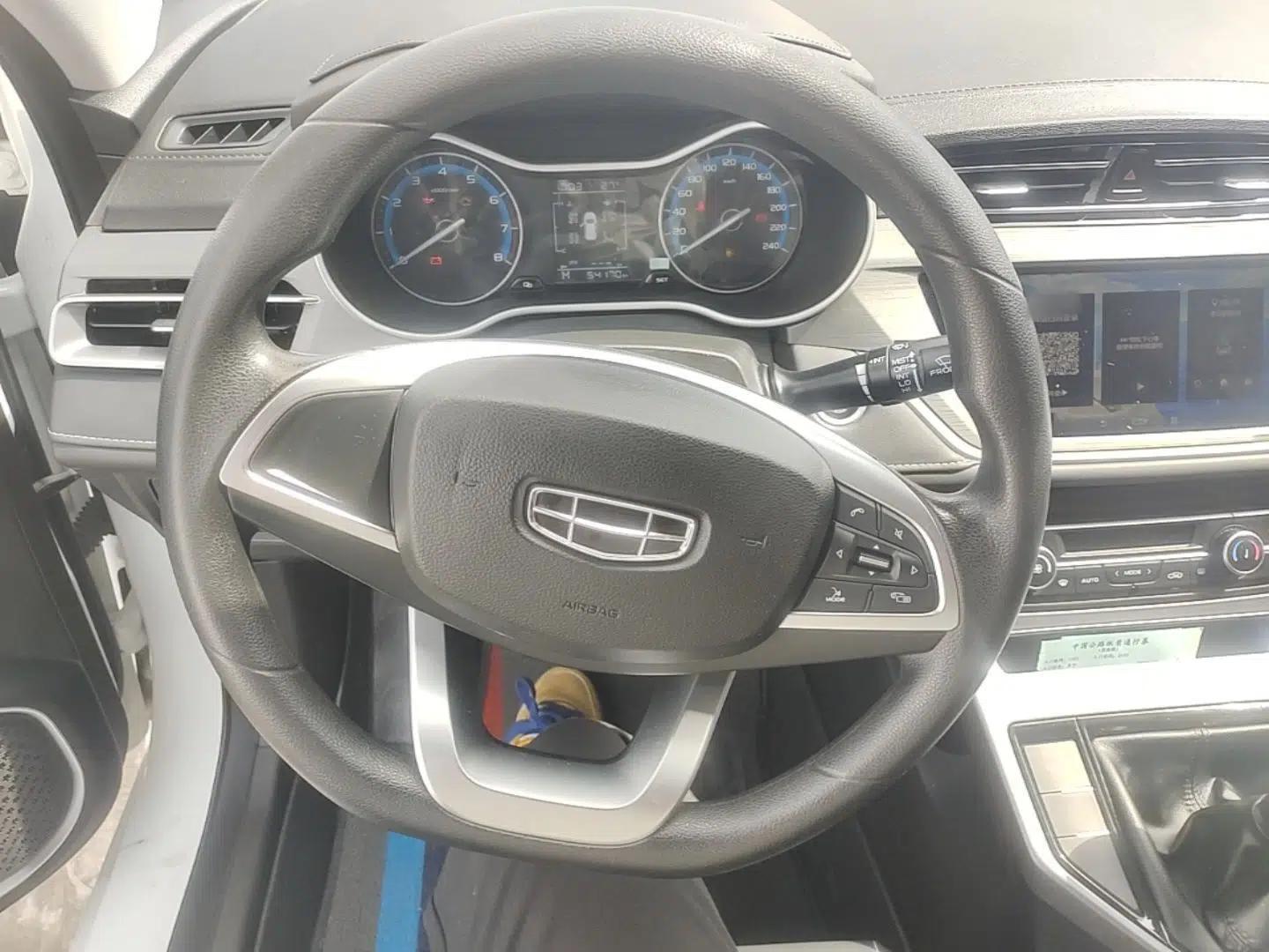 Geely Auto Emgrand 2021 UP 1.5L Manual Luxury Model — миниатюра 14