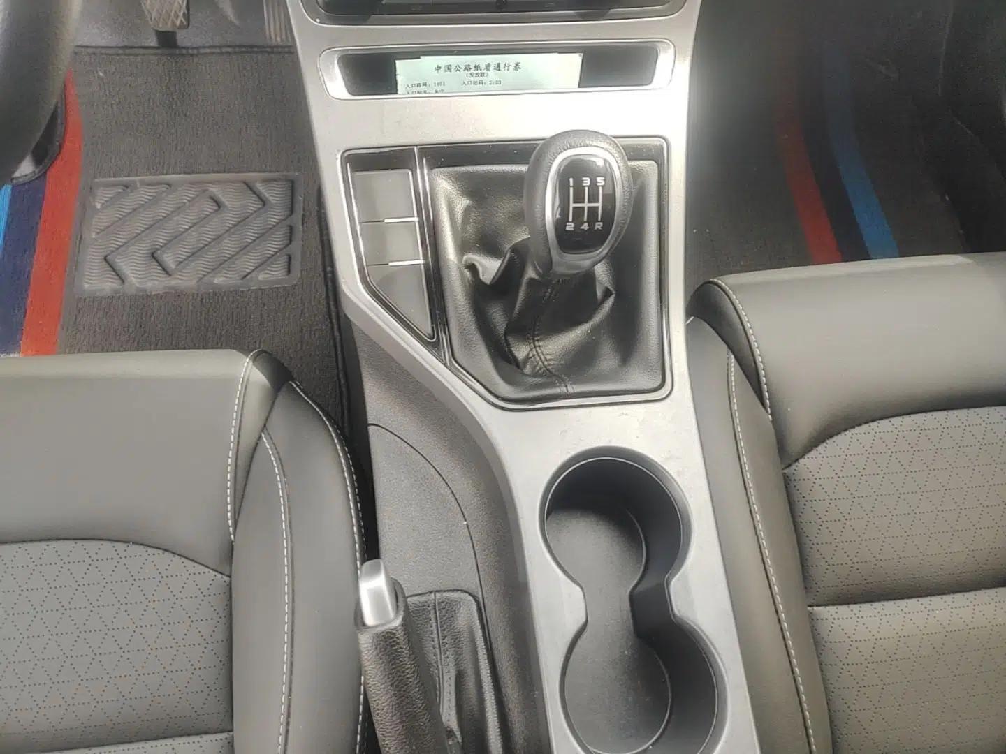 Geely Auto Emgrand 2021 UP 1.5L Manual Luxury Model — миниатюра 17