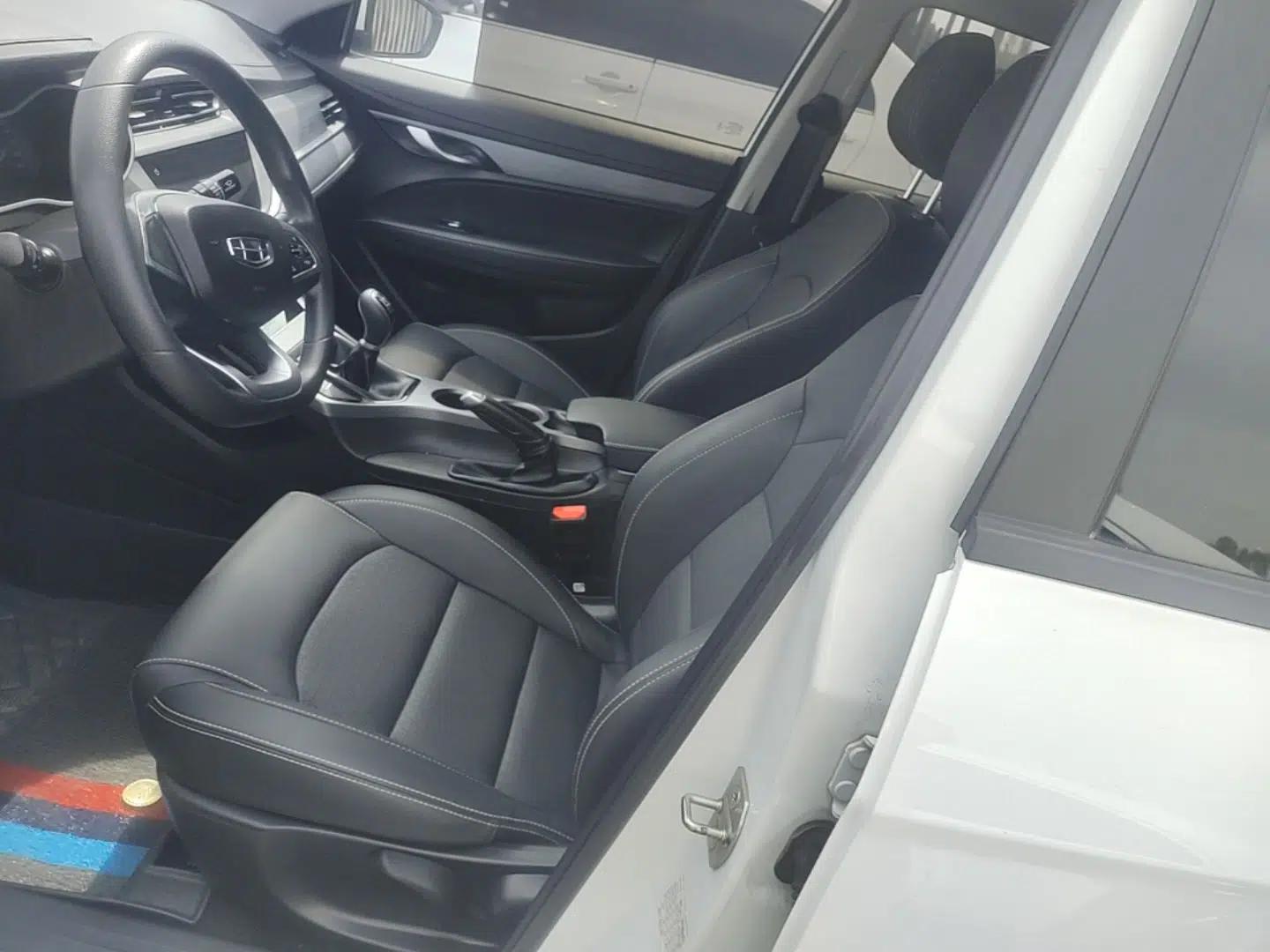 Geely Auto Emgrand 2021 UP 1.5L Manual Luxury Model — миниатюра 18