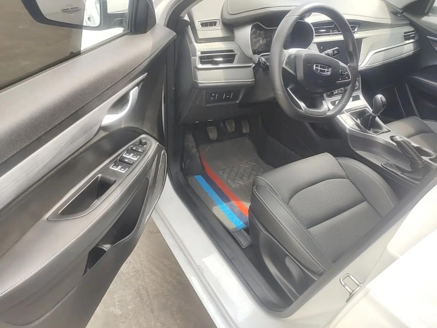 Geely Auto Emgrand 2021 UP 1.5L Manual Luxury Model — миниатюра 19