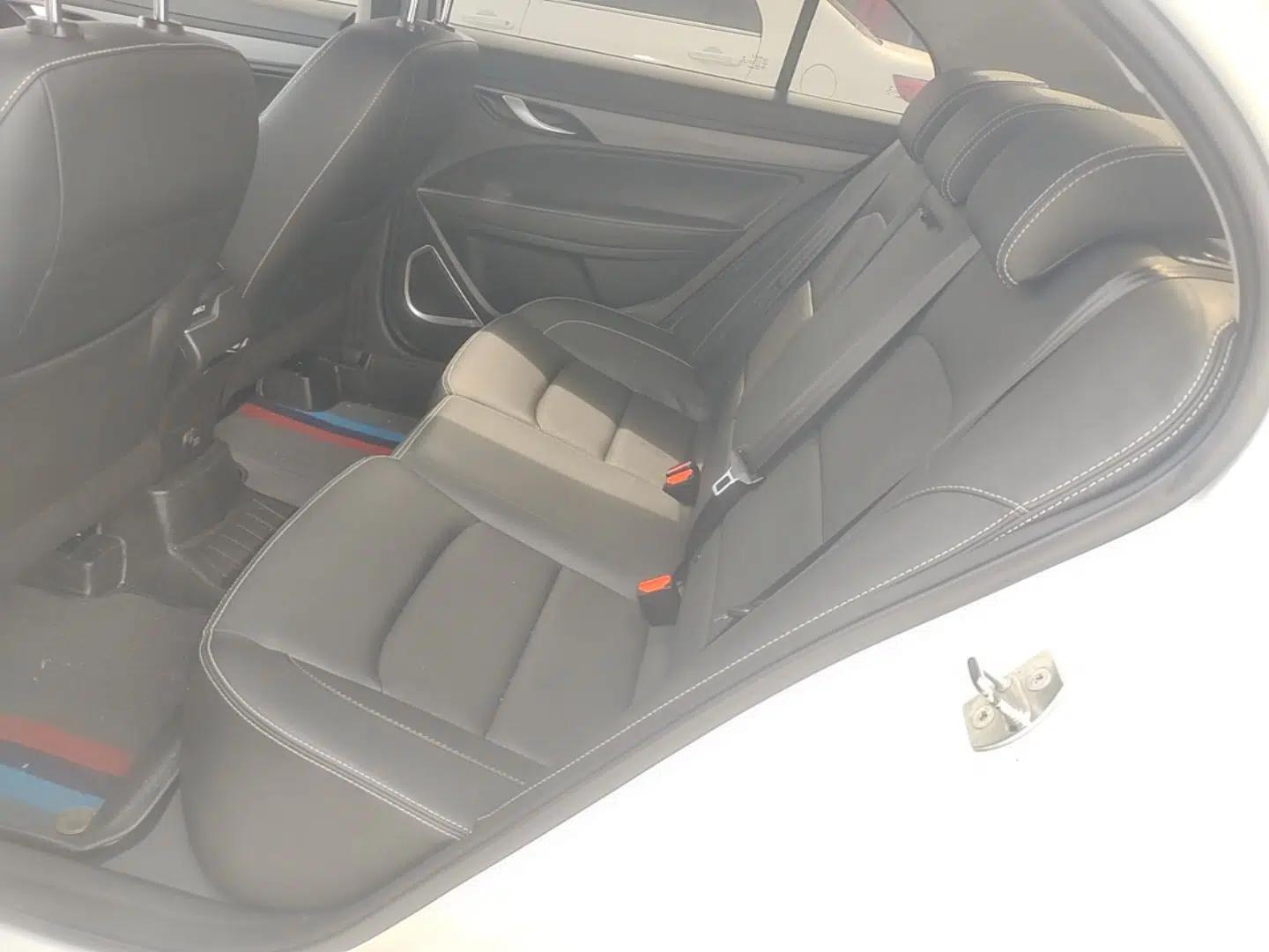 Geely Auto Emgrand 2021 UP 1.5L Manual Luxury Model — миниатюра 20