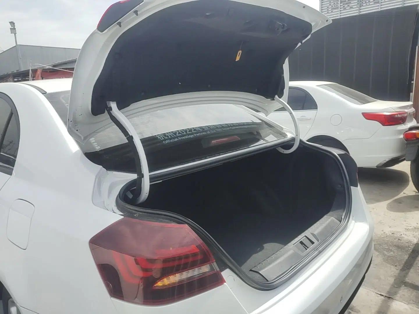 Geely Auto Emgrand 2021 UP 1.5L Manual Luxury Model — миниатюра 22