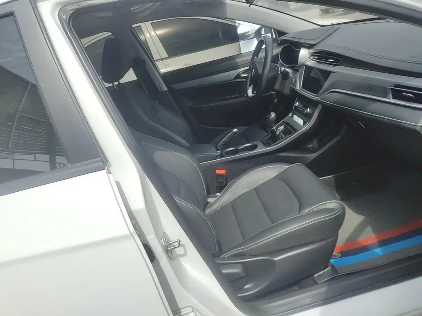Geely Auto Emgrand 2021 UP 1.5L Manual Luxury Model — миниатюра 23