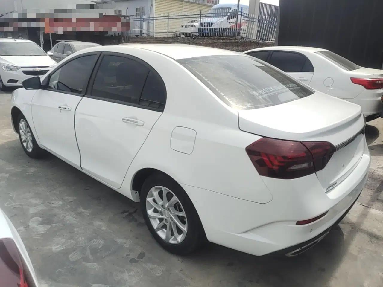 Geely Auto Emgrand 2021 UP 1.5L Manual Luxury Model — миниатюра 4