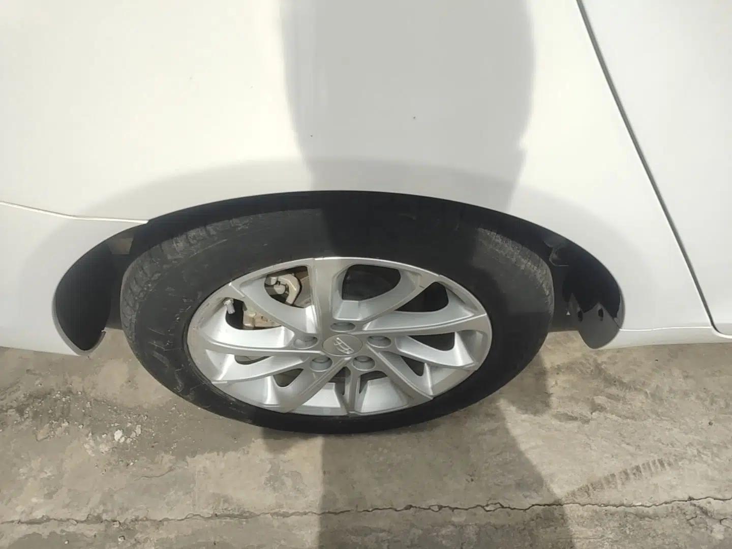 Geely Auto Emgrand 2021 UP 1.5L Manual Luxury Model — миниатюра 10