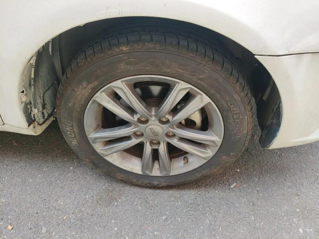 Geely Auto Emgrand 2017 Sedan Million Edition 1.5L CVT Upward Connectivity Version — миниатюра 8